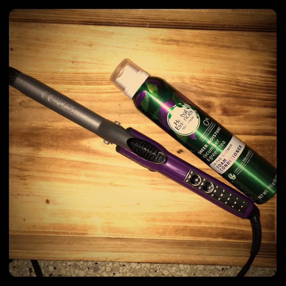 Conair 3/4" Curl Iron + Herbal Essence Conditoner!